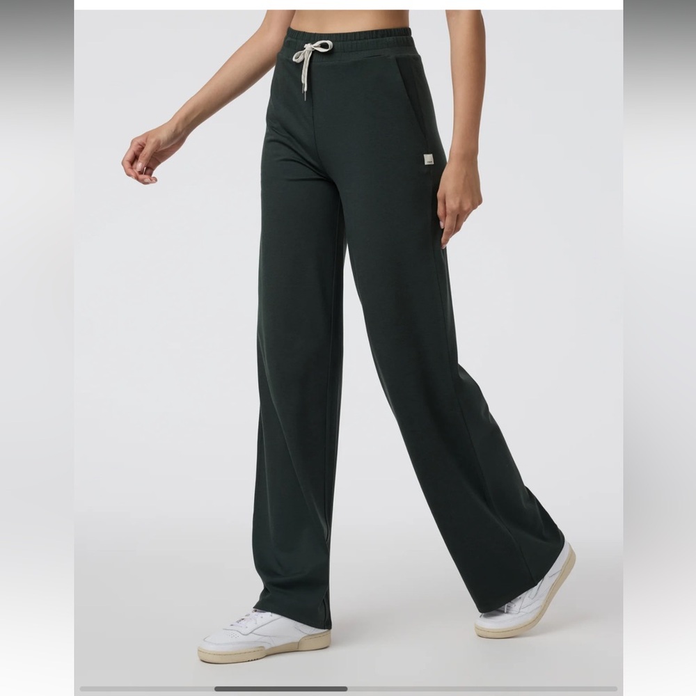 Vuori Halo Essential Wideleg Sweatpants